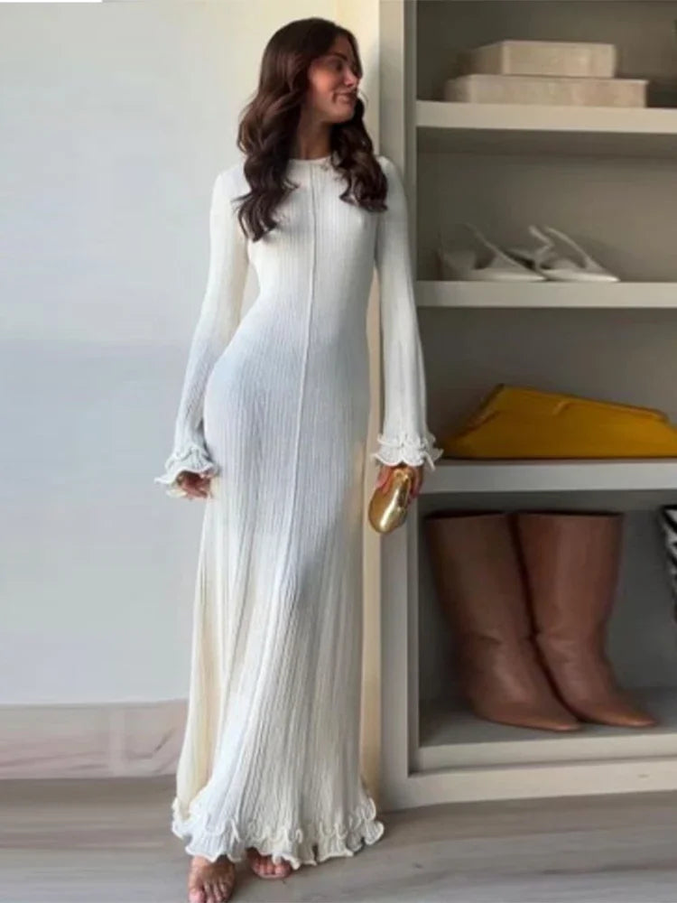 Robe en tricot avec ourlet à volants