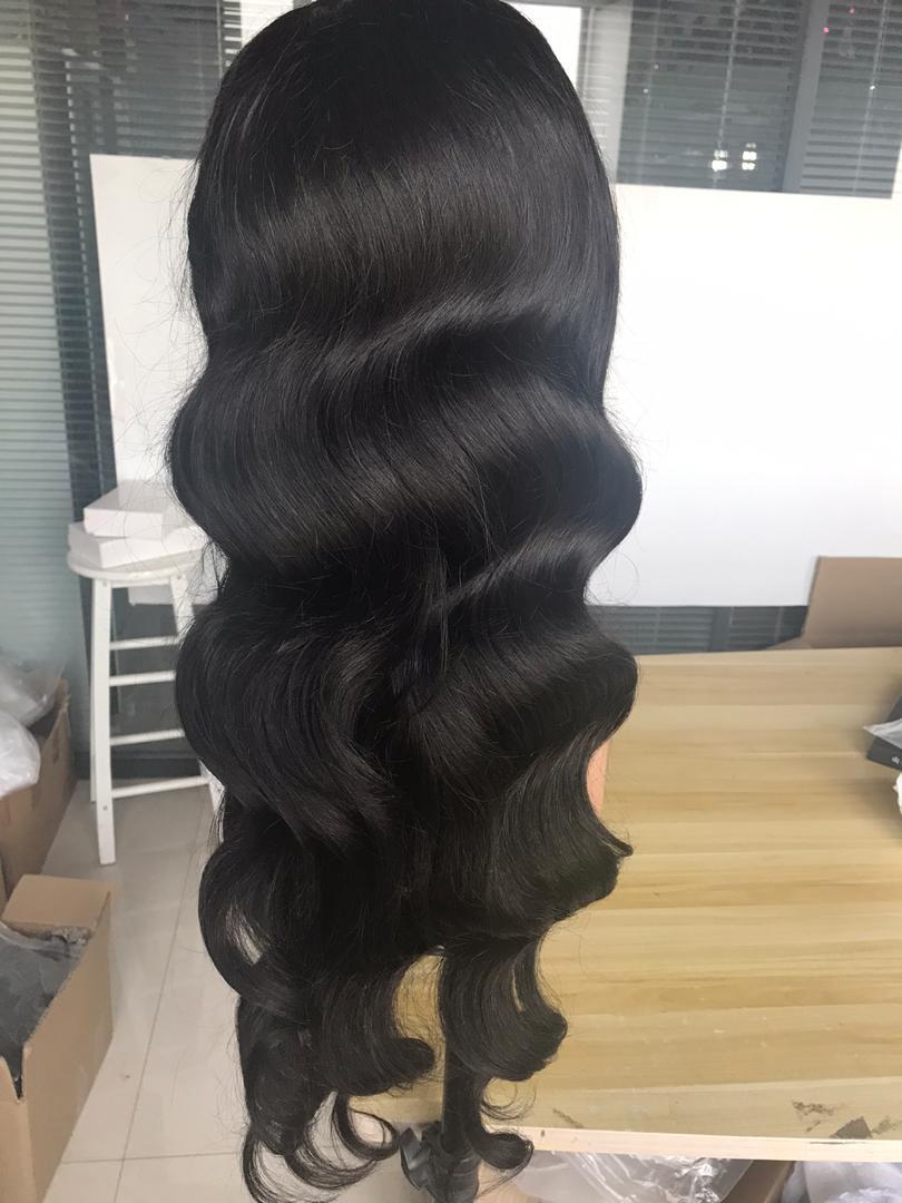 Perruque Brésilienne Ondulée 13x4 en Cheveux Humains - deslyshopping