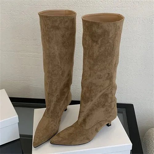 👢 Bottes Hautes à Bout Pointu – Élégance Urbaine pour l’Hiver 2025 ❄️✨ - deslyshopping