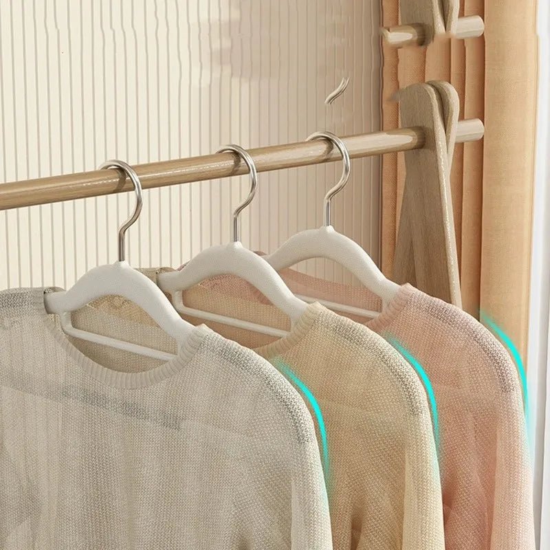 Lot de 10 cintres antidérapants - deslyshopping