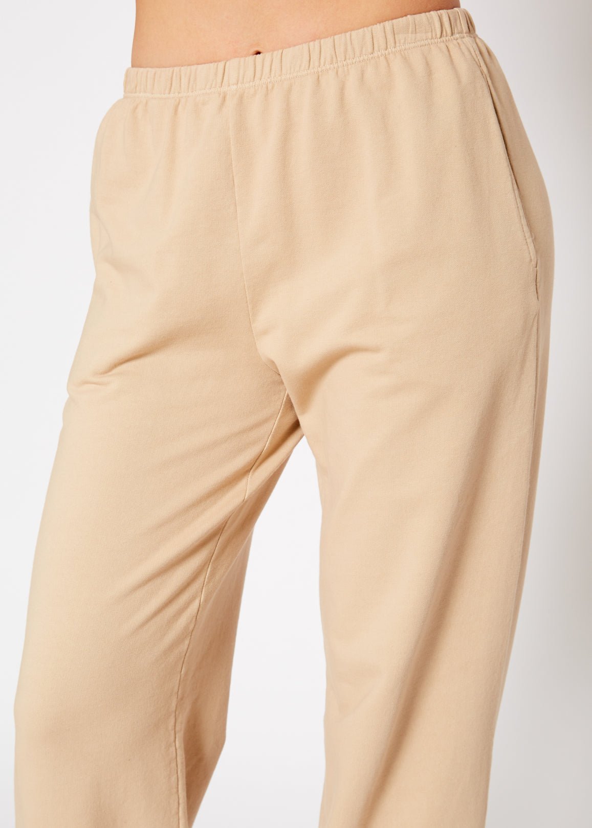 Pantalon de Survêtement Essential French Terry en Kaki - deslyshopping