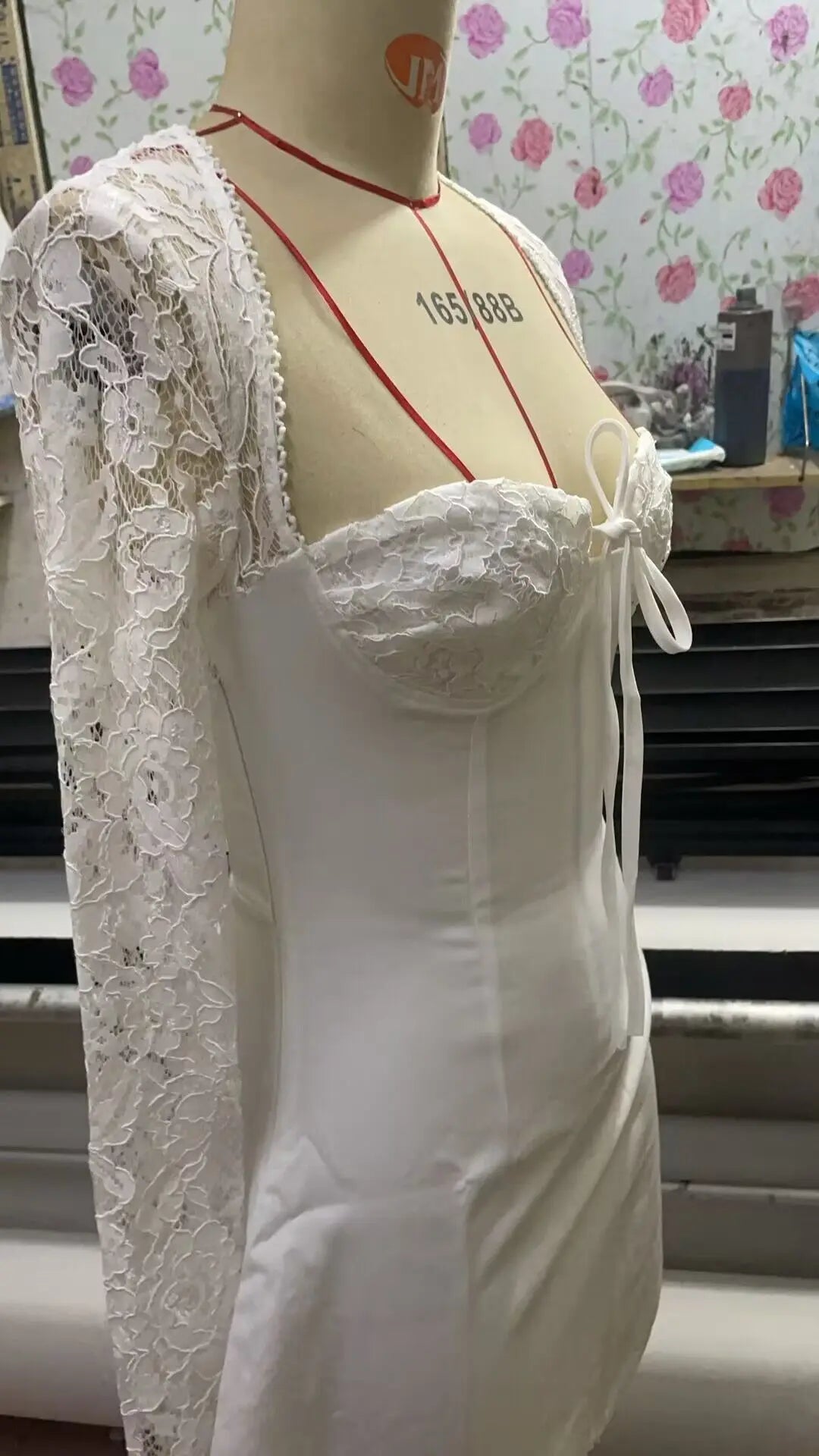 👗 Robe Courte Moulante en Dentelle - deslyshopping