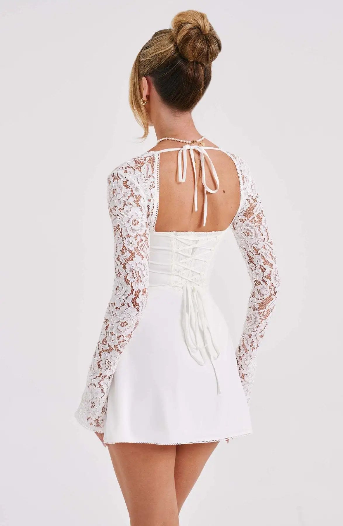 👗 Robe Courte Moulante en Dentelle - deslyshopping